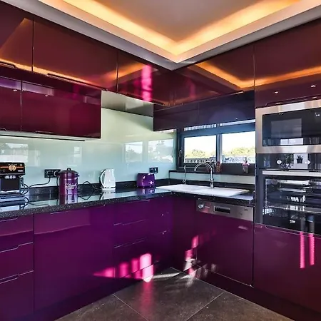 Ayuda Luxury 3 Bed Retreat Holiday home