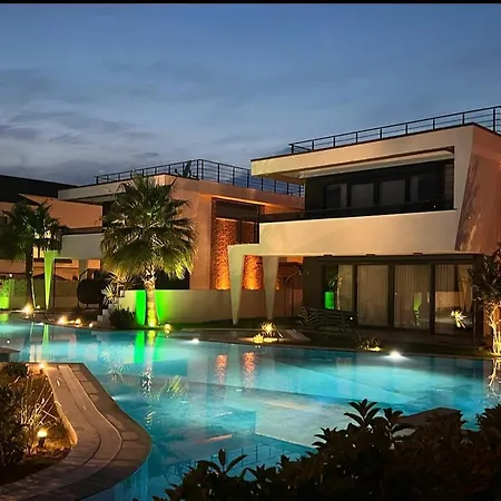 Ayuda Luxury 3 Bed Retreat シダ